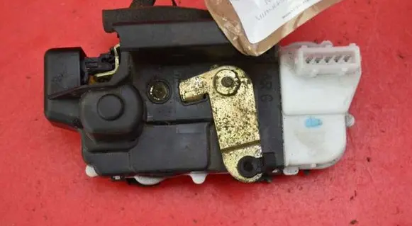 Peugeot 607 Rear door lock