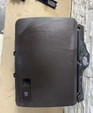 Volkswagen PASSAT B7 Glove box 3C1857097