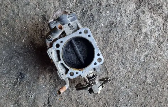 Nissan Almera Throttle valve