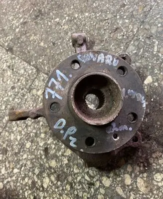Opel Vivaro Front wheel hub