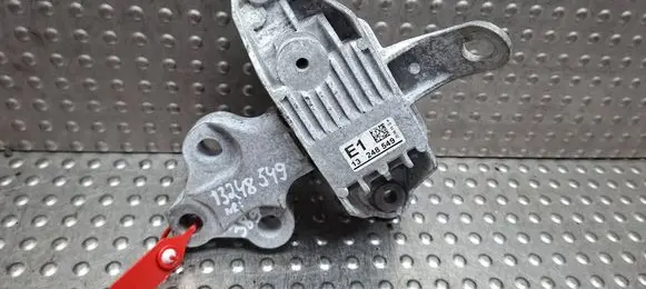 Opel Astra J Engine mount bracket S26301389 13248549