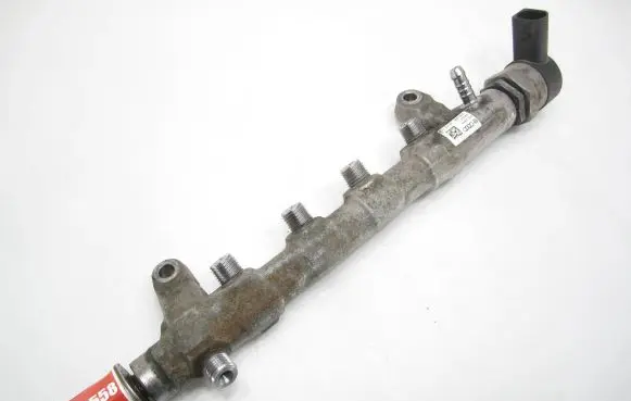 Volkswagen PASSAT B7 Fuel main line pipe 057130764AB 38174807 0281006075