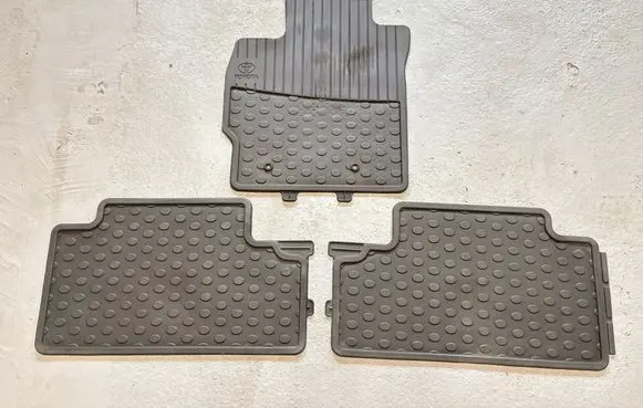 Toyota Auris 150 Car floor mat set PZ414E035GRJ 4631 4636