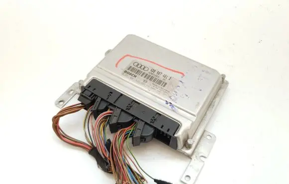 Audi A8 S8 D2 4D Engine control unit/module 4D0907401B