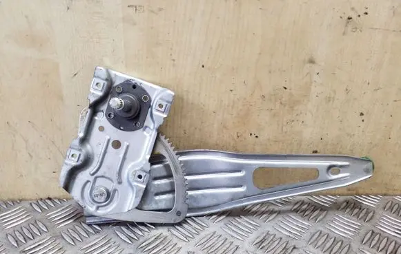 Rear door manual window regulator
