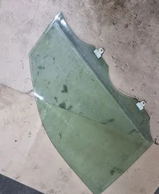 Nissan X-Trail T31 Front door window glass four-door 43R00034