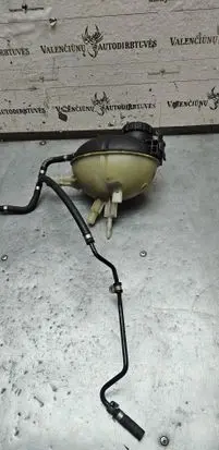 Mercedes-Benz E W212 Coolant expansion tank/reservoir A2045000549