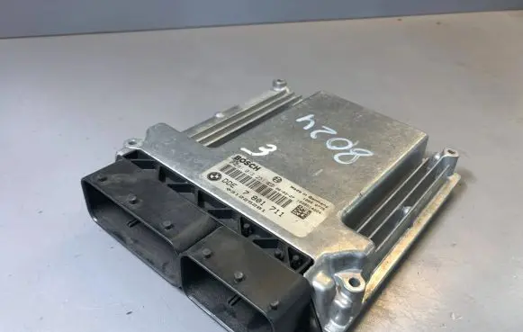 BMW 5 E60 E61 Engine control unit/module 7801711 13617801711 1361780337