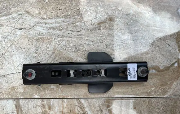 Volvo C40 Seat belt height adjuster 32341210