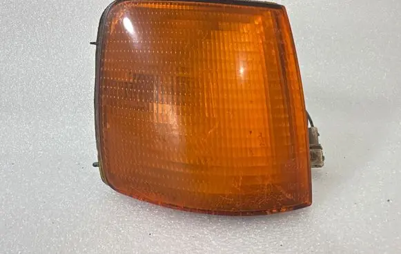 BMW 5 E34 Front indicator light 357953050
