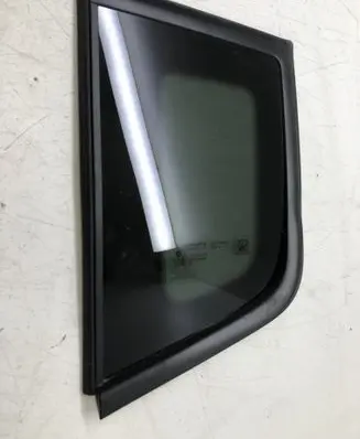 Jeep Renegade Rear side window