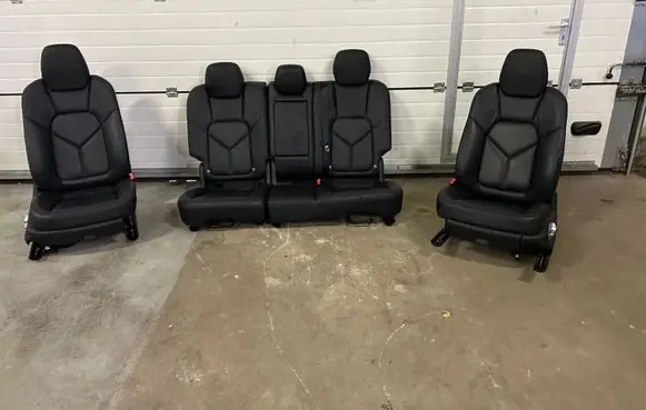 Seat set