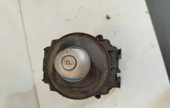 Nissan Leaf I (ZE0) Gear shifter/selector 75G020LHD