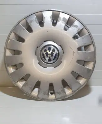 Volkswagen Sharan R15 wheel hub/cap/trim 7M7601147B