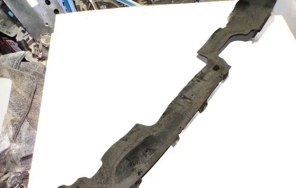 Seat Altea XL Rear bumper support beam 5P5825189B
