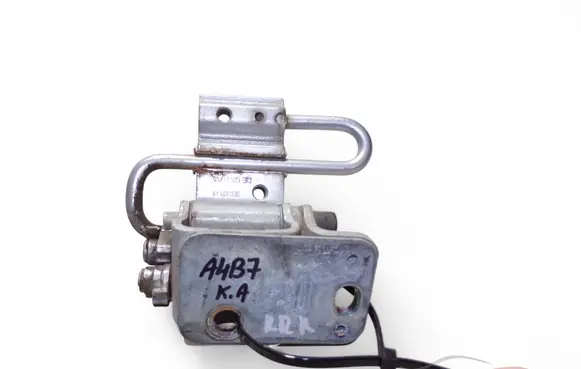 Audi A4 S4 B7 8E 8H Rear door lower hinge 8E0833411