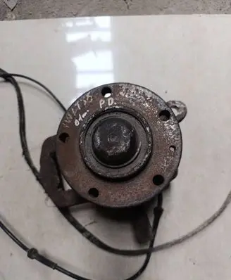 Volkswagen II LT Front wheel hub