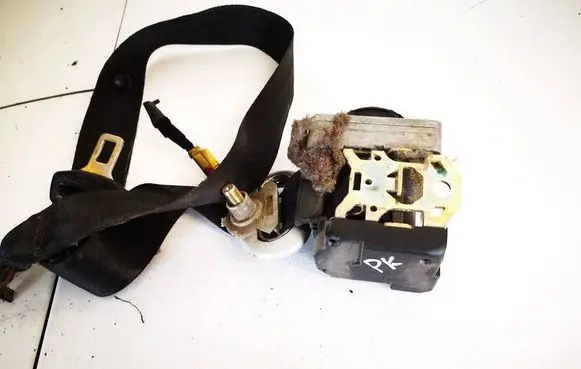 Volkswagen Golf IV Front seatbelt 1j4857705j