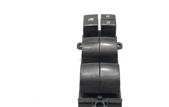 Toyota Yaris Cross Electric window control switch 840400D020