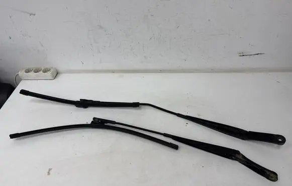 Volkswagen Caddy Front wiper blade arm 