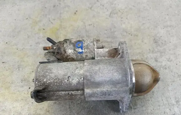 Opel Zafira B Starter motor 55556092