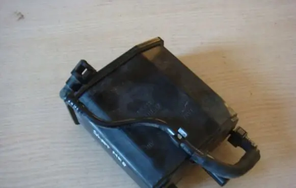 Active carbon filter fuel vapour canister