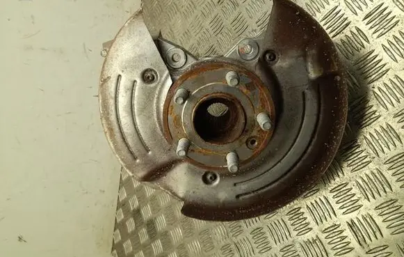 Rear wheel hub