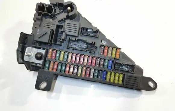 BMW 5 E60 E61 Fuse module 6906618 518956024