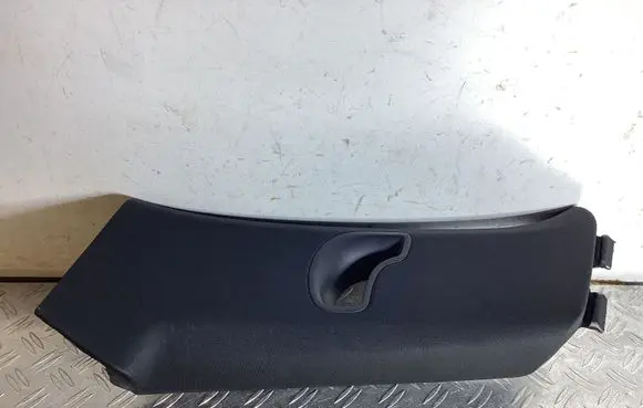 Porsche Cayenne (92A) (B) pillar trim (top) 7P5867242M