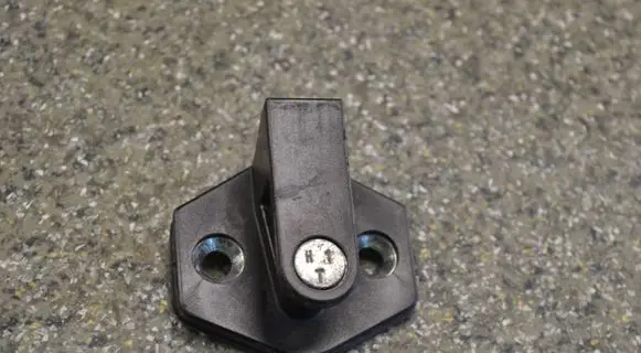 BMW 5 E39 Front door lock loop/hook striker 8176350