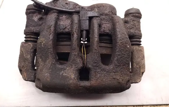 Mercedes-Benz Sprinter W906 Front brake caliper 