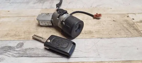 Peugeot 807 Ignition lock 9648445180