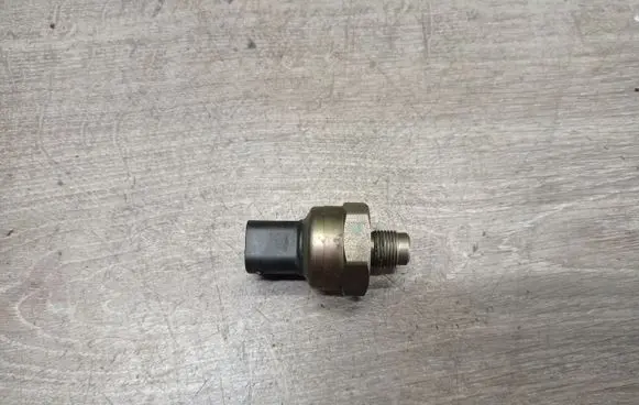 Volvo V70 Brake power pressure regulator 
