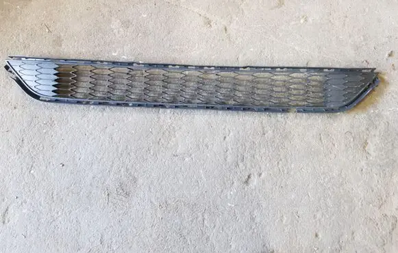 Front bumper lower grill
