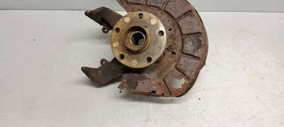 Skoda Octavia Mk2 (1Z) Front wheel hub spindle knuckle