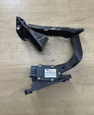 Hyundai ix35 Accelerator throttle pedal 1302725000 LE10410A2S000 9115043