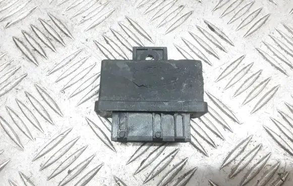 Citroen C4 I Fuel pump relay 240107