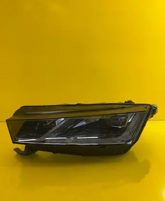 Skoda Octavia Mk4 Headlight/headlamp 5E4941015A