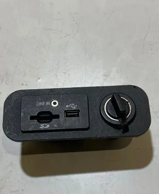 Ford Mustang VI USB socket connector FR3T14F014AB 01215133252