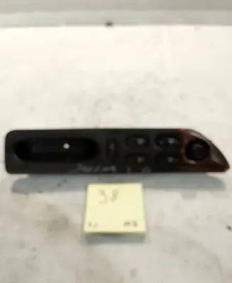 Renault Laguna I Electric window control switch 7701672449