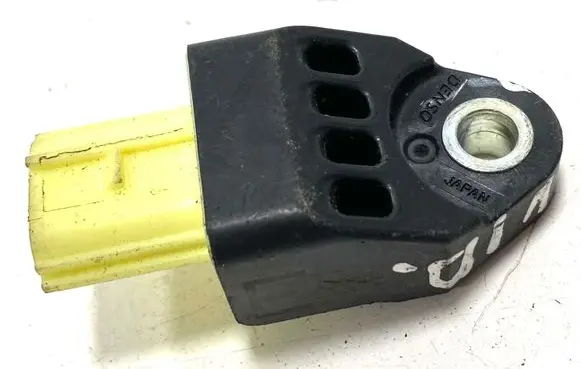 Toyota RAV 4 (XA30) Airbag deployment crash/impact sensor 8983142010 70260LN1