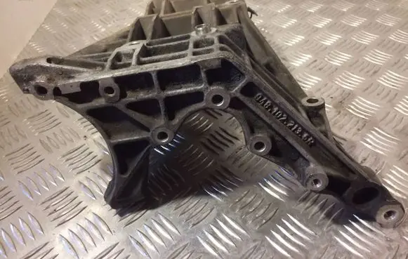Porsche Cayenne (9PA) Engine mount bracket 9481022136R