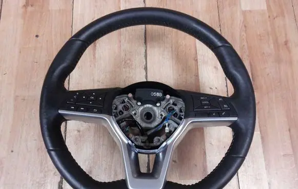Nissan Qashqai Steering wheel 34257522B 48430HV05C
