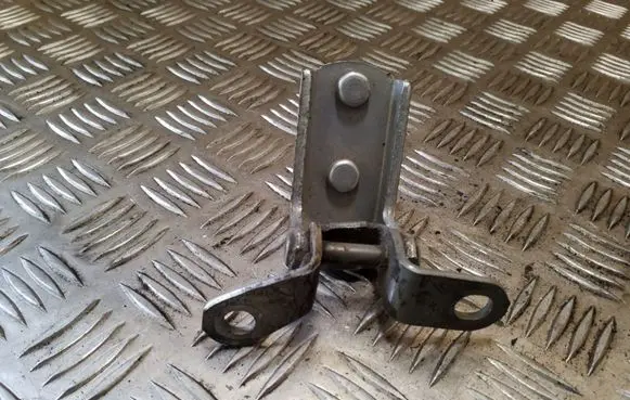 Toyota RAV 4 (XA20) Rear door lower hinge