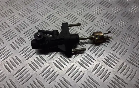 Toyota Yaris Clutch release bearing slave cylinder 