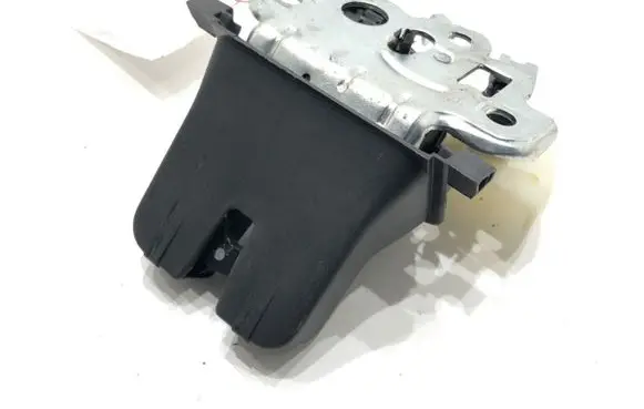 Volkswagen PASSAT B7 Tailgate exterior lock 