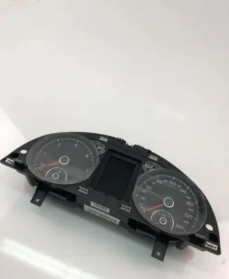 Volkswagen PASSAT B7 Speedometer (instrument cluster) 3AA920870M