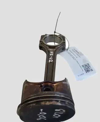 Volkswagen Golf V Piston with connecting rod
