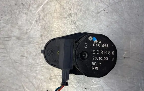 BMW 6 E63 E64 Air flap motor/actuator 69303009 ECB680 B4919