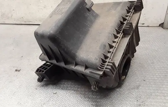 Volkswagen II LT Air filter box 2D0129601G